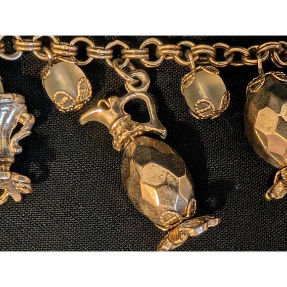 Vintage Charm Bracelet 5 Pitchers Ewers Vases Charms & 6 Frosted Beads - 7" Long - Picture 7 of 9
